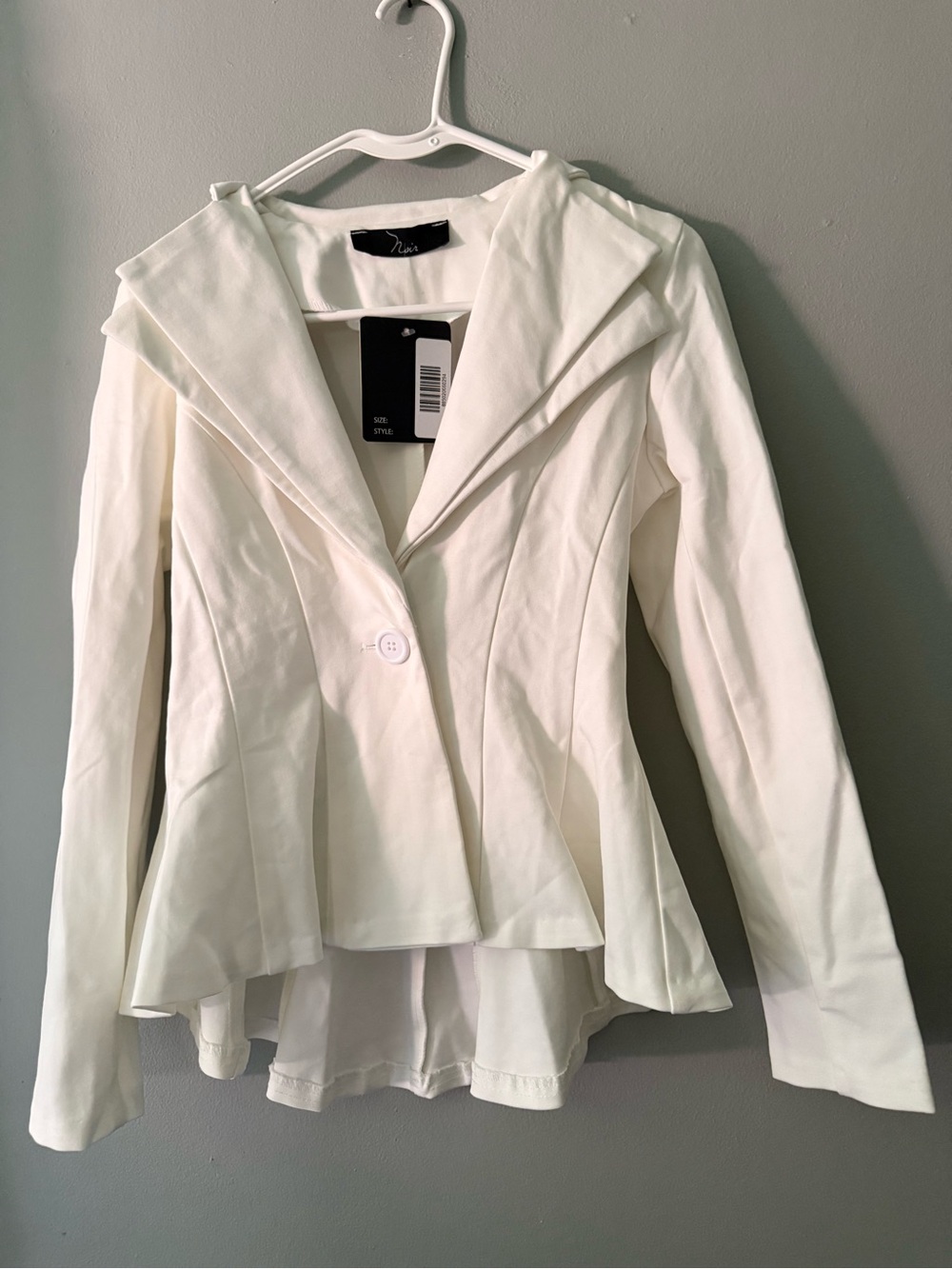 Noir Lord & Taylor White Double Lapel Peplum Ponte Office Blazer
Jacket XS NWT - Picture 3 of 11